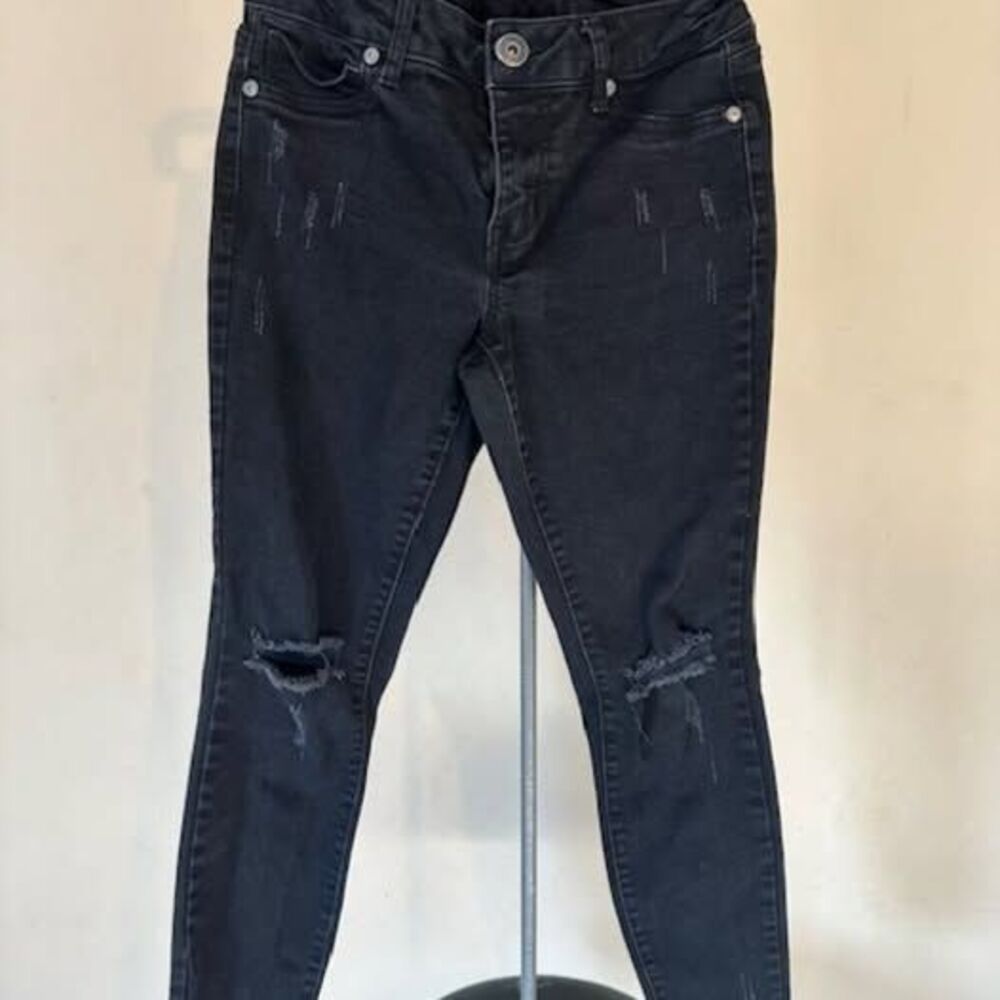 Maurices Black Stretch Distressed Jeans 8664 XS-S (fits 0-6 per size chart)